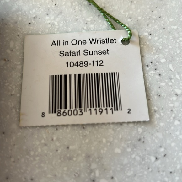 Vera Bradley wristlet - Picture 2 of 8